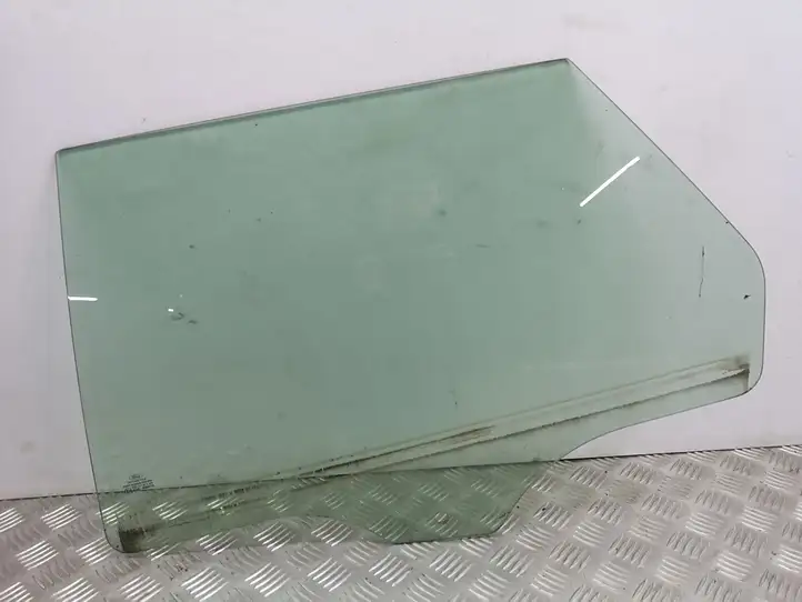 Ford Mondeo MK V (2014 - )   Основное стекло задних дверей