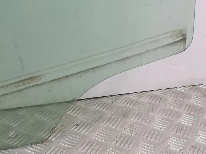 Ford Mondeo MK V (2014 - )   Основное стекло задних дверей