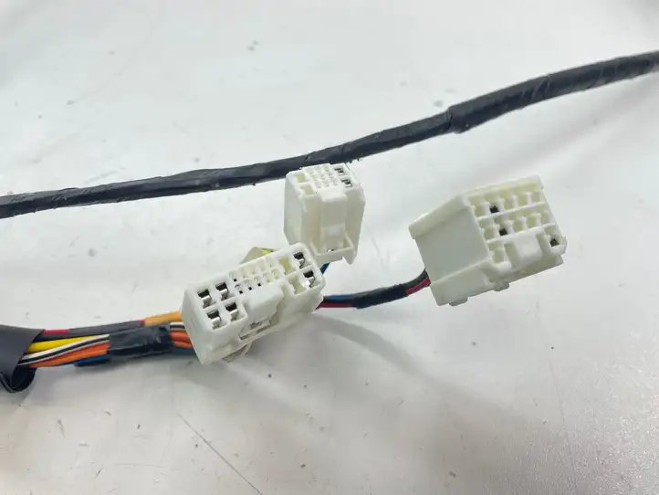 Toyota RAV 4 (XA30) (2006 - 2016)  8215242800 Проводка передних дверей