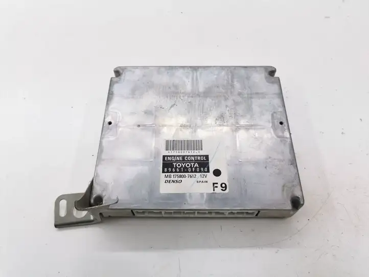 Toyota Corolla Verso AR10 (2004 - 2009) 896610F090 Блок управления двигателем (ЭБУ) — фото 1