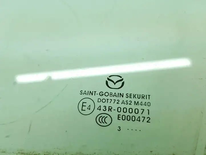 Mazda 3 II (2013 - 2017) E443R000071 Стекло задней двери — фото 4
