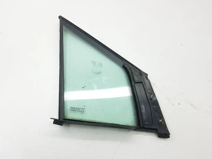 Citroen C8 (2002 - 2008)  E243R000929 Маленькое стекло 