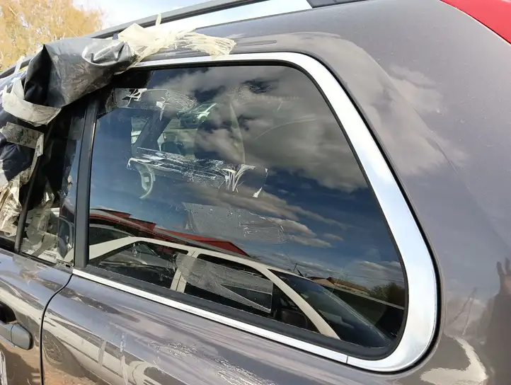 Volvo XC90 (2002 - 2006) Заднее боковое стекло — фото 2