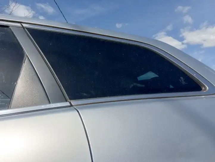 Mazda CX-7 (2006 - 2009) Заднее боковое стекло — фото 1