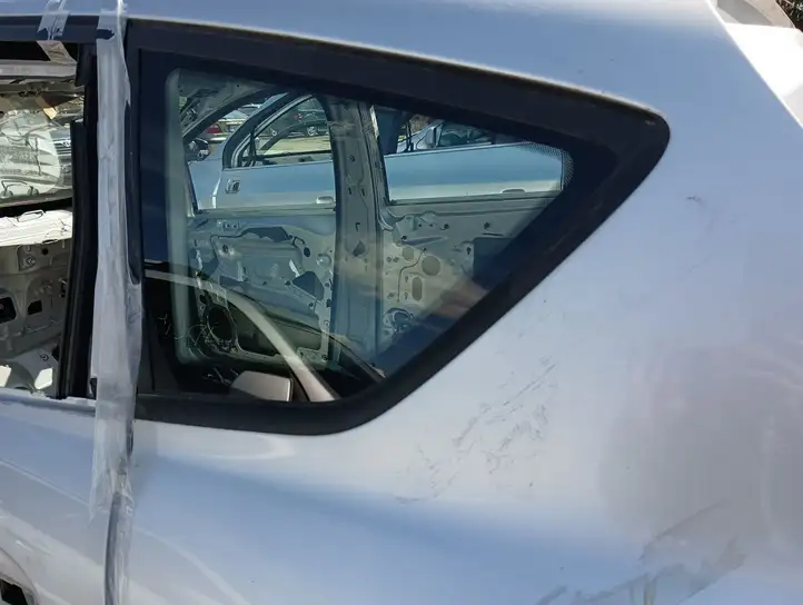 Ford C-MAX II (2010 - 2015) Заднее боковое стекло — фото 2