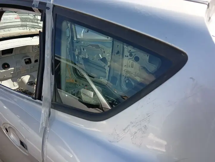 Ford C-MAX II (2010 - 2015) Заднее боковое стекло — фото 4