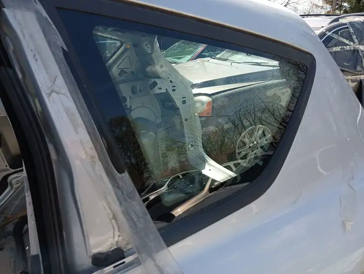 Ford C-MAX II (2010 - 2015) Заднее боковое стекло — фото 5