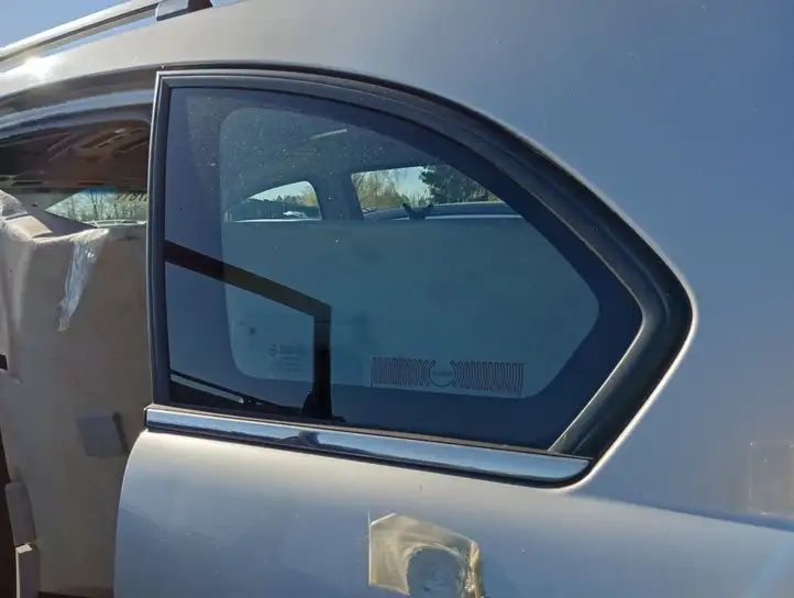 Chevrolet Captiva (2006 - 2011) Заднее боковое стекло — фото 4