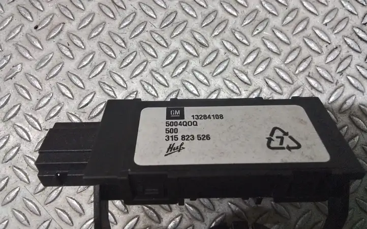 Opel Meriva (2010 - 2014)  13284108 Датчик удара надувных подушек