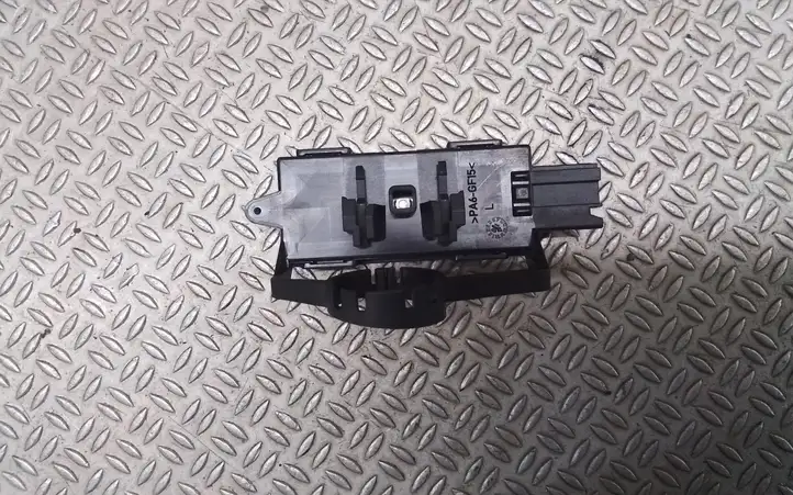 Opel Meriva (2010 - 2014)  13284108 Датчик удара надувных подушек