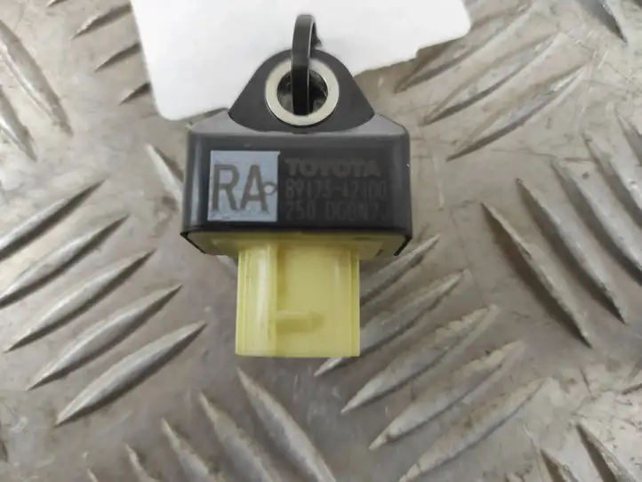 Toyota RAV 4 (XA50) (2018 - ) 8917342100 Датчик удара SRS — фото 3