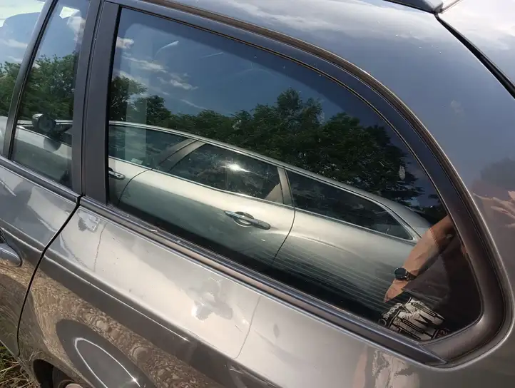 BMW 5 E60 E61 (2004 - 2010) Заднее боковое стекло — фото 4