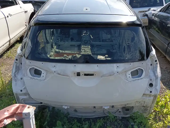 Toyota Auris E180 (2012 - 2018) Крышка багажника — фото 1
