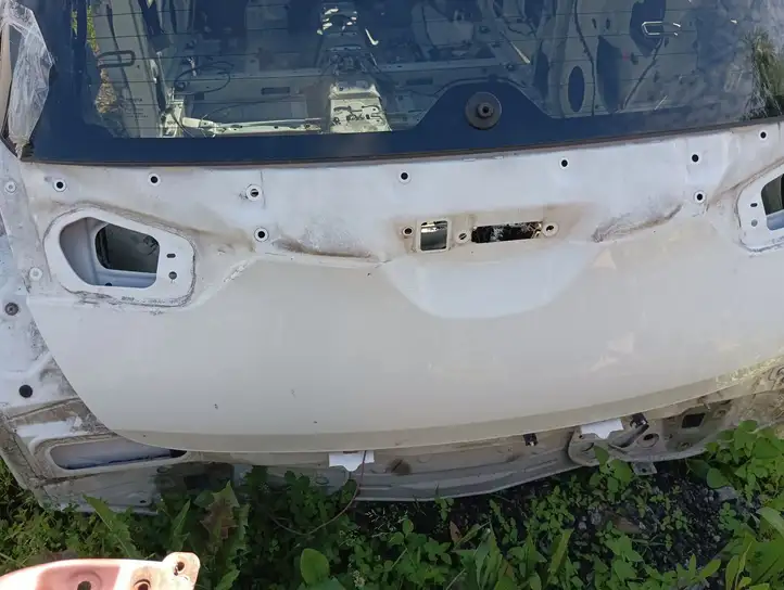 Toyota Auris E180 (2012 - 2018) Крышка багажника — фото 2