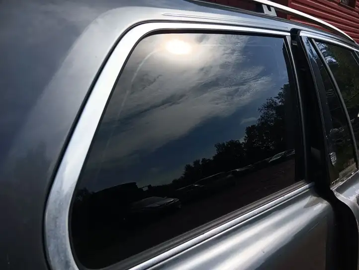Volvo XC90 (2002 - 2006) Заднее боковое стекло — фото 2