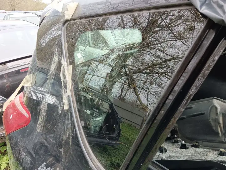 Toyota RAV 4 (XA30) (2006 - 2016) Заднее боковое стекло — фото 4