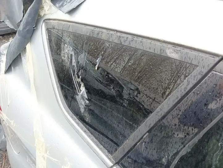Ford C-MAX II (2010 - 2015) Заднее боковое стекло — фото 3