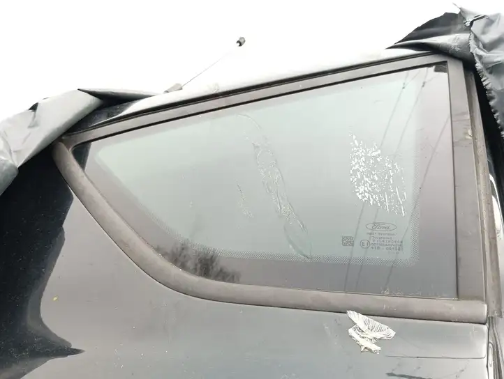 Ford C-MAX II (2010 - 2015) Заднее боковое стекло — фото 2