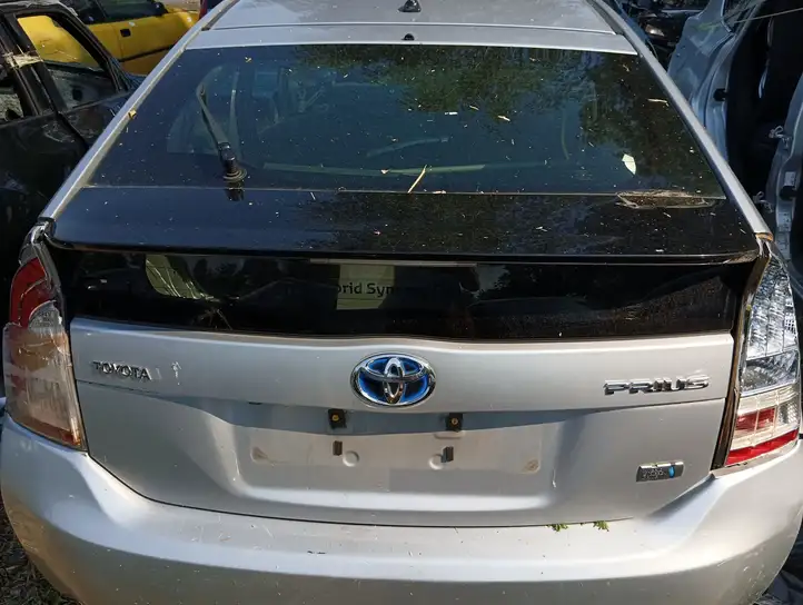 Toyota Prius (XW30) (2009 - 2015) Крышка багажника — фото 1