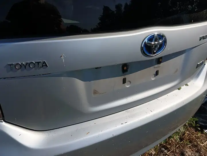 Toyota Prius (XW30) (2009 - 2015) Крышка багажника — фото 3