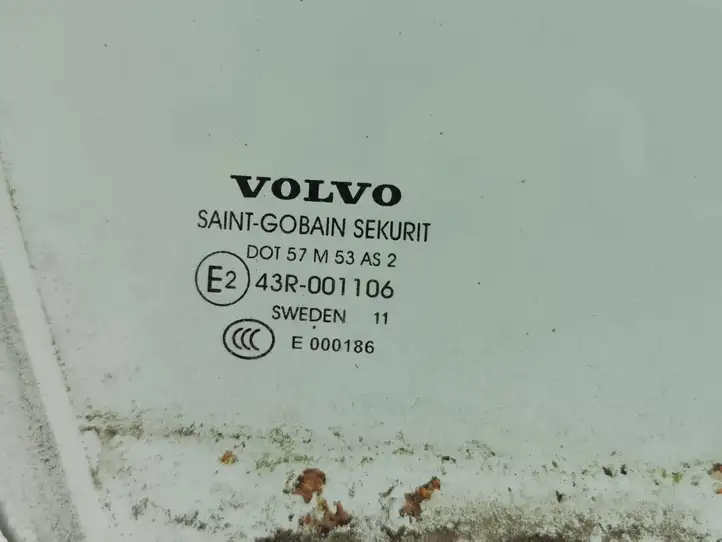 Volvo V60 (2010 - 2013) E243R001106 Стекло передней двери — фото 2