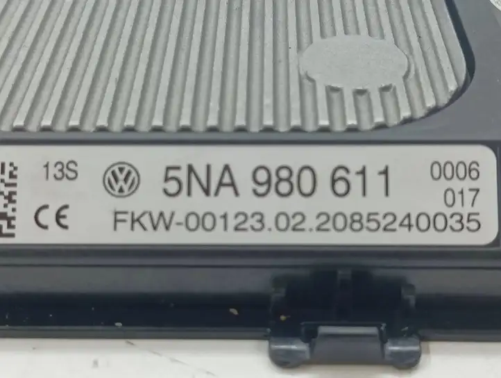 Volkswagen Golf VIII (2019 - ) 5NA980611 Модуль беспроводной зарядки — фото 7