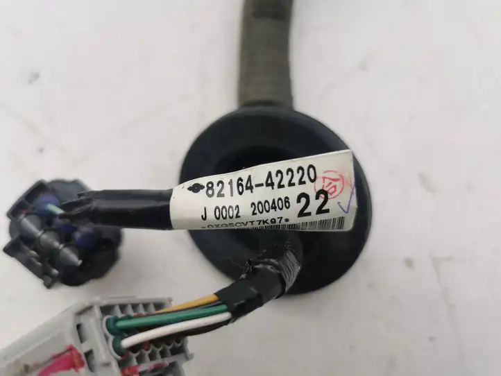Toyota RAV 4 (XA50) (2018 - ) 8216442220 Прочая электропроводка — фото 3