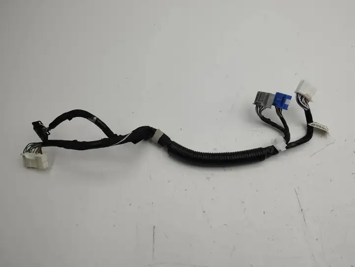 Toyota RAV 4 (XA50) (2018 - ) 8214942100 Прочая электропроводка — фото 6