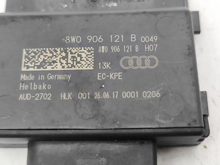 Audi A5 (2016 - ) 8W0906121B Блок управления топливным насосом — фото 6