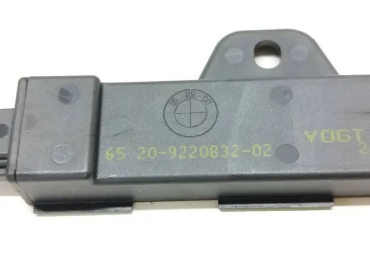 BMW 5 F10 F11 (2009 - 2016) 9220832 Антенна бесключевого доступа — фото 2