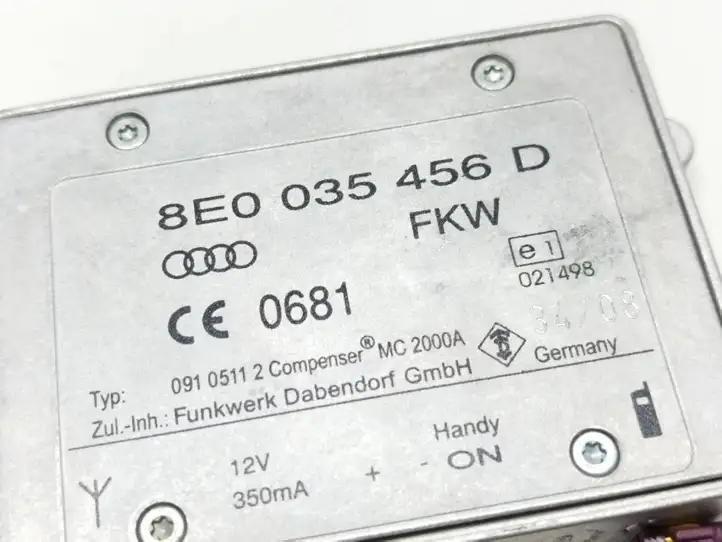 Audi A6 S6 C6 4F (2008 - 2011) 8E0035456D Усилитель антенны — фото 2