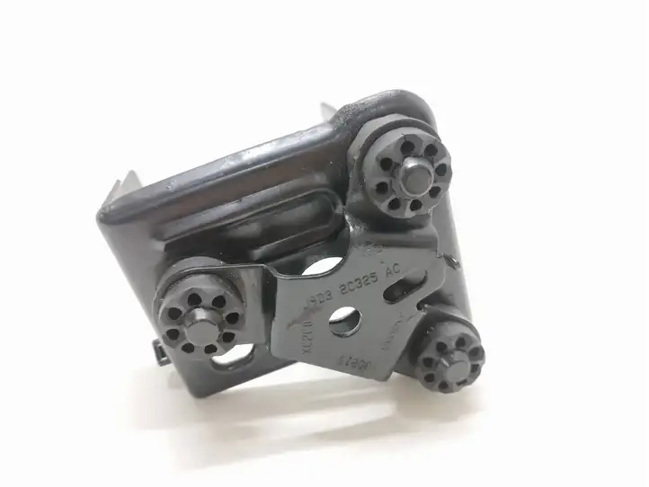 Jaguar I-Pace (2018 - )  J9D32C325AC Кронштейн охладителя EGR