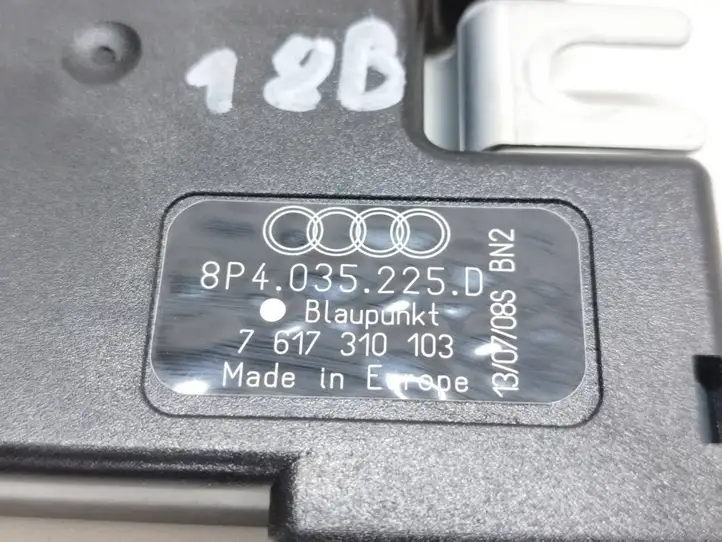 Audi A3/S3 8P (2008 - 2013) 8P4035225D Усилитель антенны — фото 6