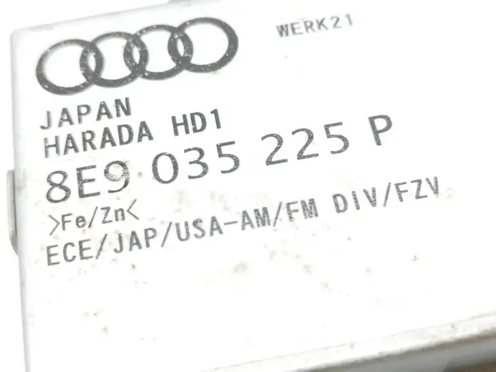 Audi A4 S4 B7 8E 8H (2004 - 2009) 8E9035225P Усилитель антенны — фото 5