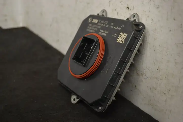 BMW 5 G30 G31 (2016 - )  8491412 Модуль фонарей