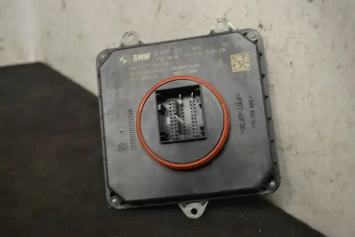 BMW 5 G30 G31 (2016 - )  8491412 Модуль фонарей