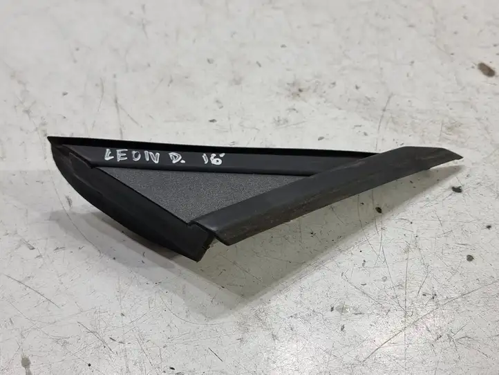 Seat Leon (5F) (2012 - 2019) 5F0853274C Накладка стекла передней двери — фото 2