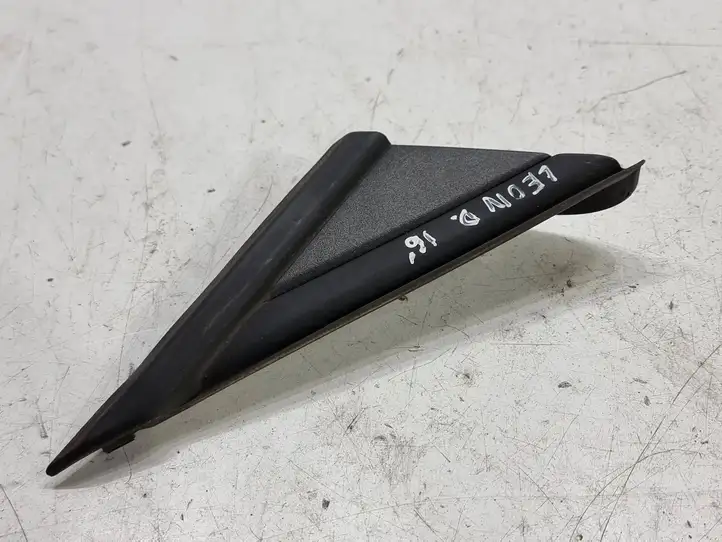 Seat Leon (5F) (2012 - 2019) 5F0853274C Накладка стекла передней двери — фото 3