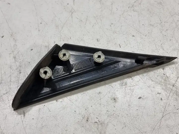 Seat Leon (5F) (2012 - 2019) 5F0853274C Накладка стекла передней двери — фото 5