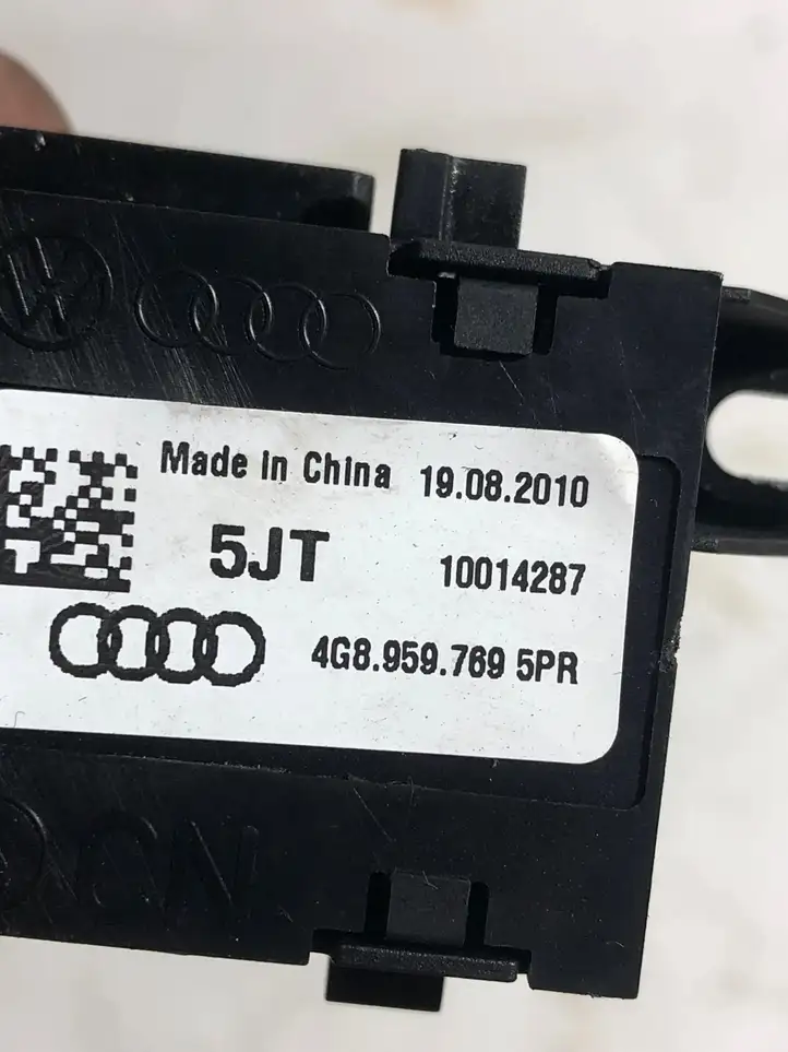 Audi A7 S7 4G (2010 - 2014) 4G8959769 Включатель (включатели) памяти — фото 3