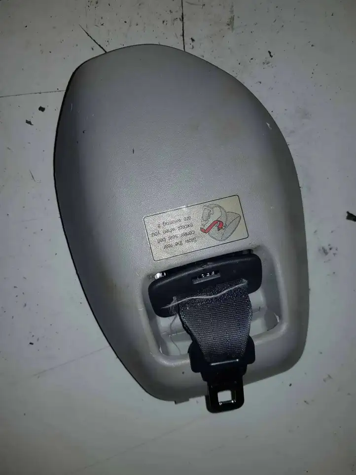 Toyota Yaris Verso (1999 - 2005) 339152 Центральный ремень безопасности — фото 2