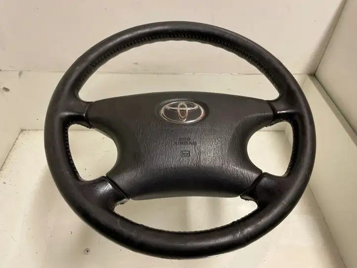 Toyota Avensis Verso (2001 - 2004) Руль — фото 1