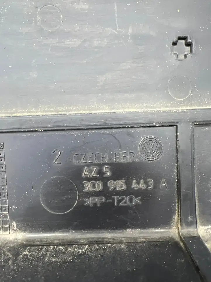 (2014 - 2018) 3C0915443A Ящик аккумулятора — фото 4