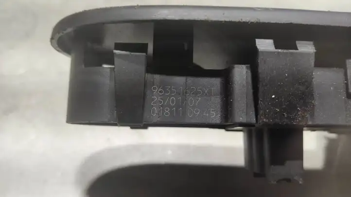 Peugeot 307 (2005 - 2008) 96351625XT Блок кнопок стеклоподъемников — фото 7