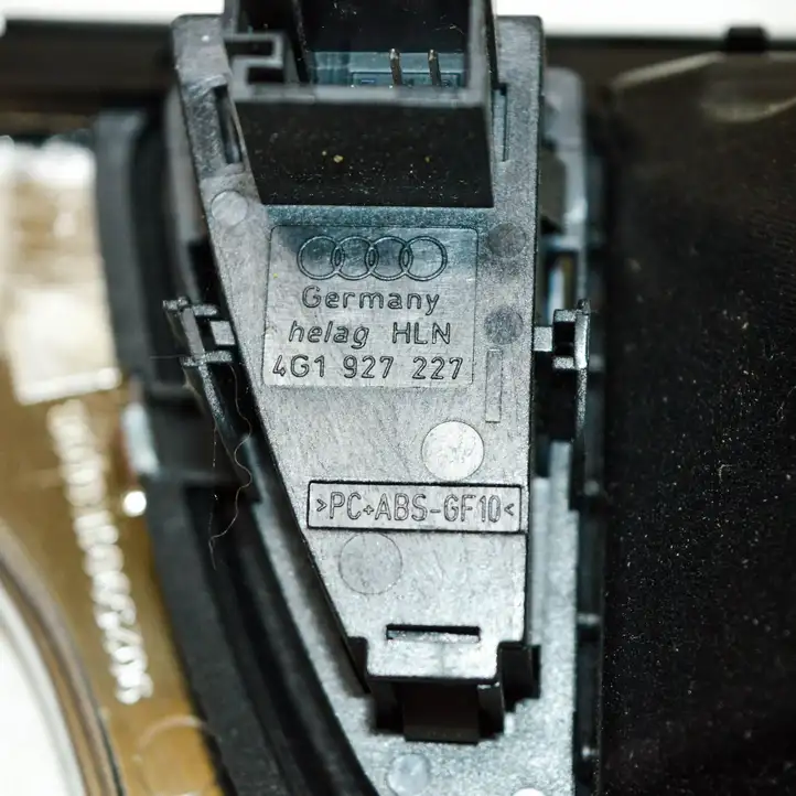 Audi A7 S7 4G (2010 - 2014) 4G0941509 Воздушная решетка панели — фото 2
