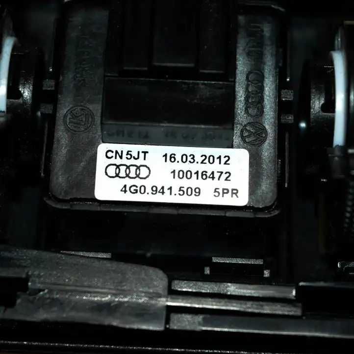 Audi A7 S7 4G (2010 - 2014) 4G0941509 Воздушная решетка панели — фото 10