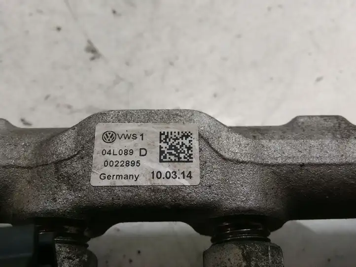 Volkswagen Golf VII (2013 - 2019) 04L089D Магистральная топливная трубка — фото 2