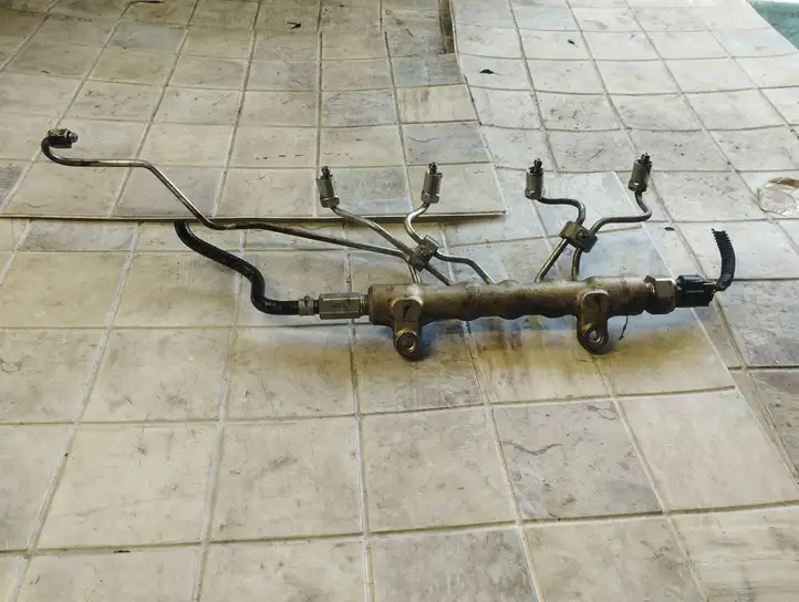 Toyota Corolla Verso AR10 (2004 - 2009) 8955871010 Магистральная топливная трубка — фото 1