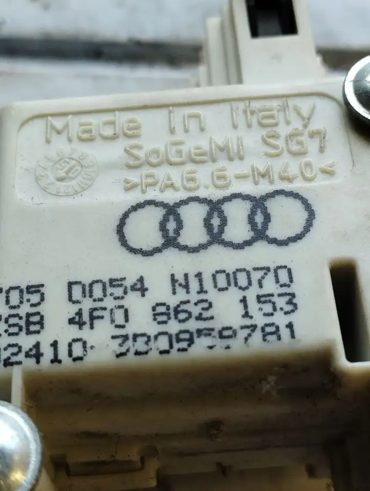 Audi A6 S6 C6 4F (2004 - 2008) 4F0862153 Привод замка крышки топливного бака — фото 2