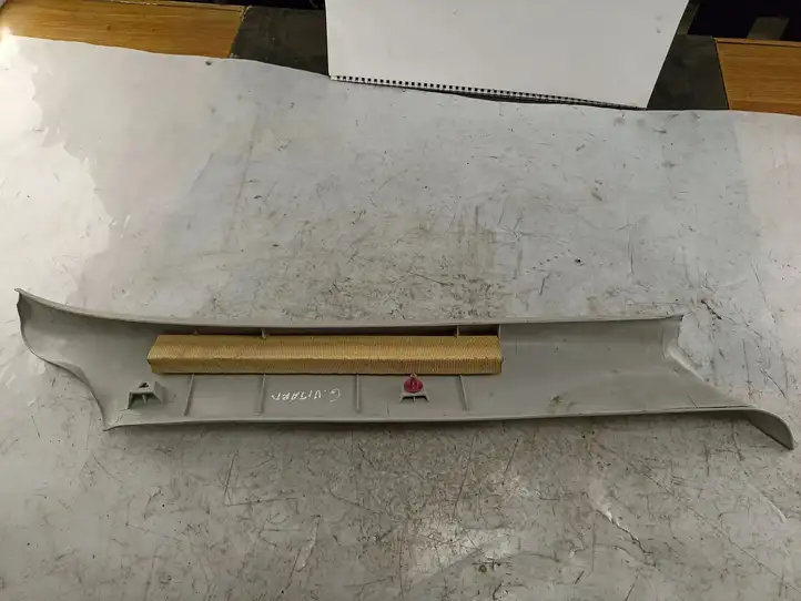 Suzuki Grand Vitara (1998 - 2005)  7625065D2 Отделка стойки (A)